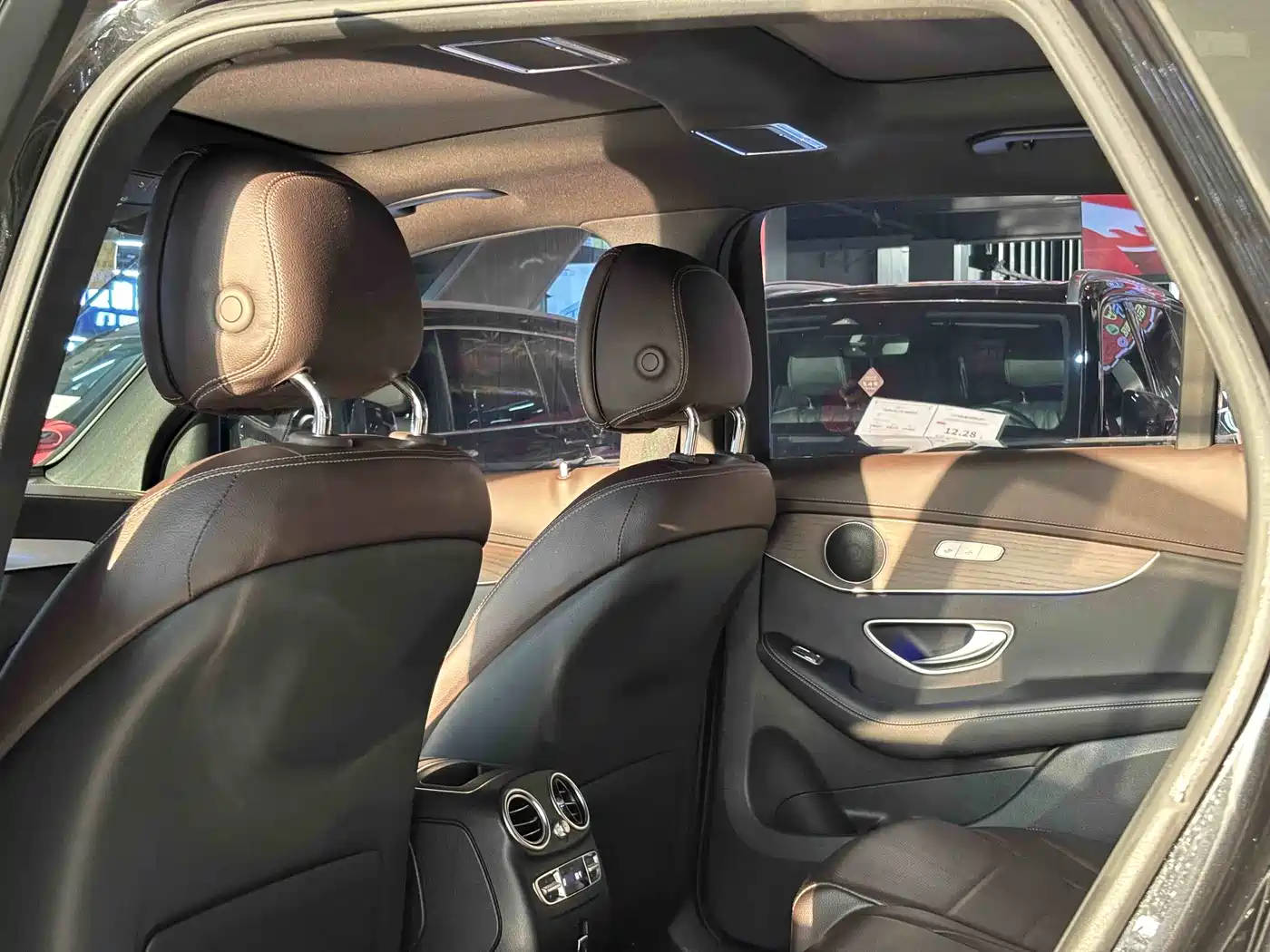 Mercedes-Benz GLC 2022 Facelift GLC 260 L 4MATIC Luxury Model фото 5
