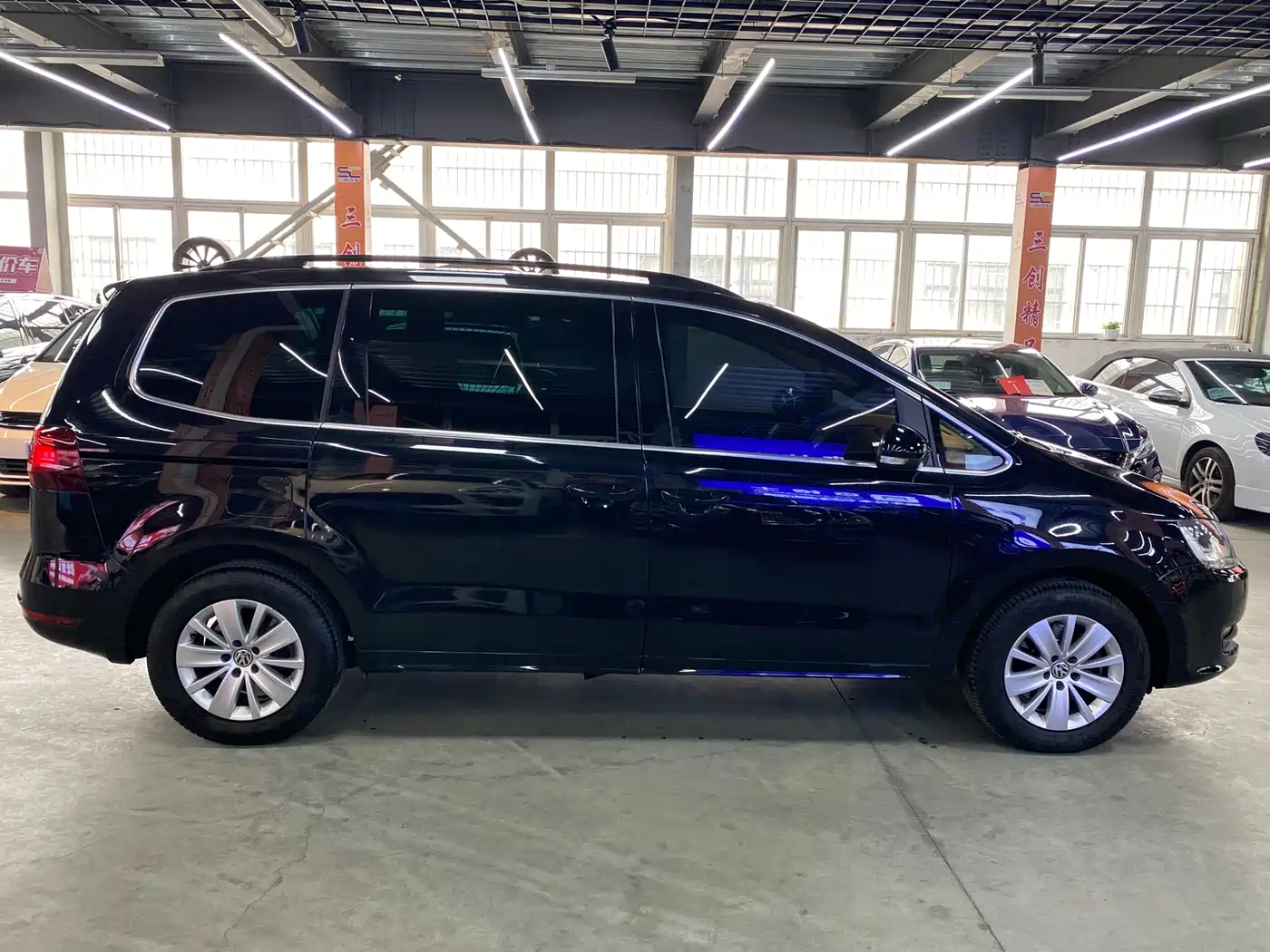Volkswagen Sharan 2016 280TSI Enjoyment 7-Seater фото 4