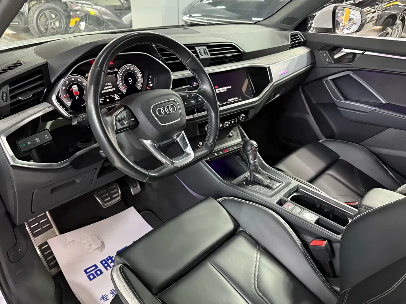 Audi Q3 2023 35 TFSI Fashion Dynamic Model (1.5T) фото 9