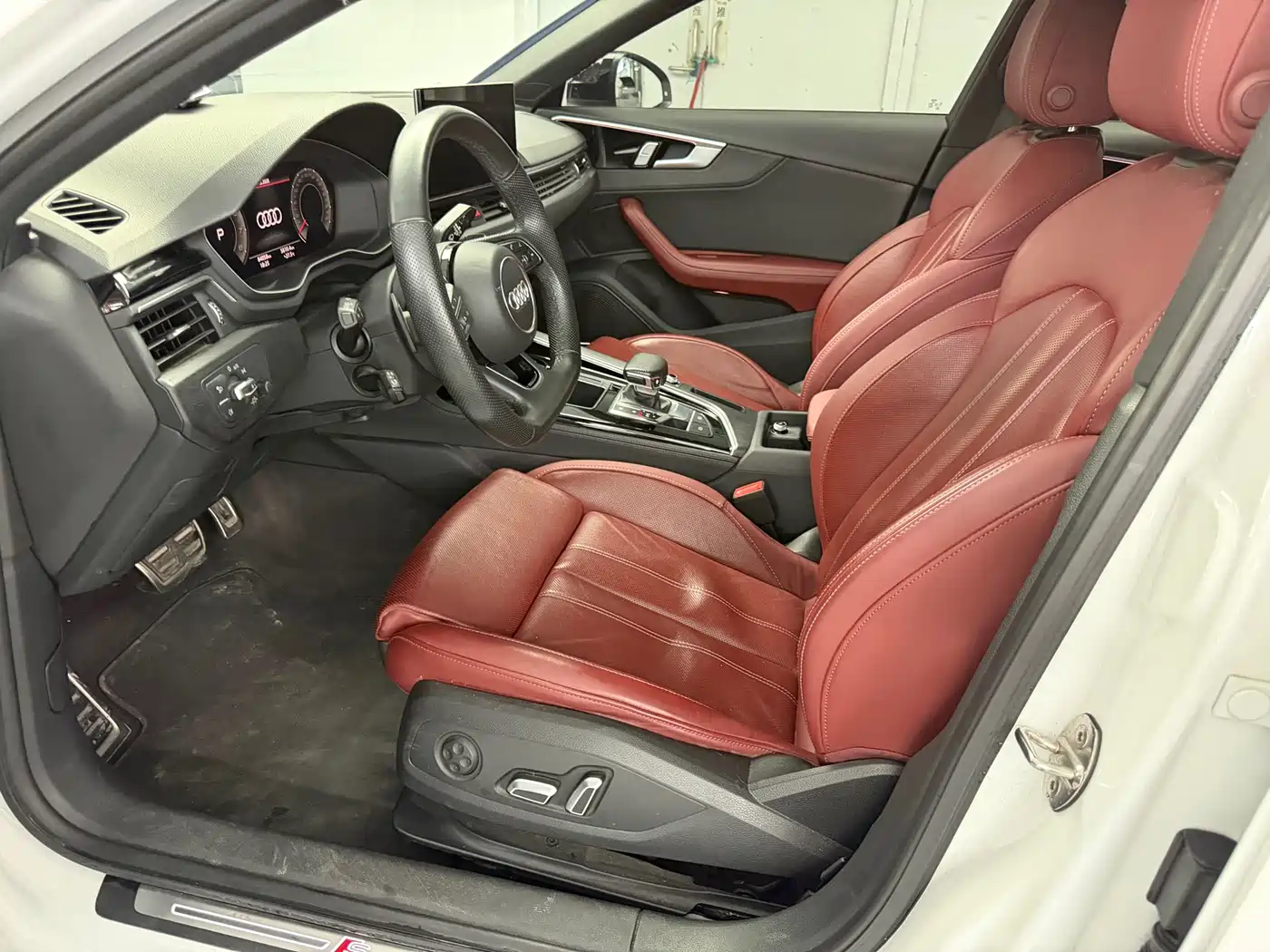 Audi A4L 2023 40 TFSI Bang&Olufsen Starlight Edition фото 4
