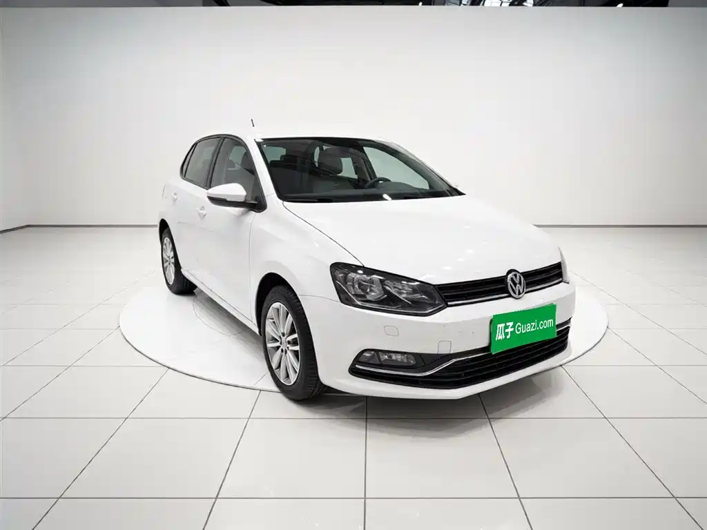 Volkswagen Polo 2014 1.6L Manual Comfort Edition фото 3