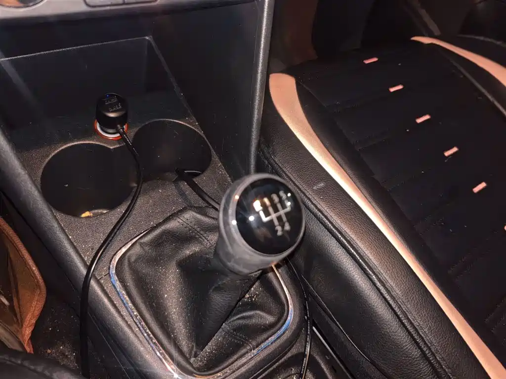 Volkswagen Polo 2014 1.6L Manual Comfort Edition фото 15