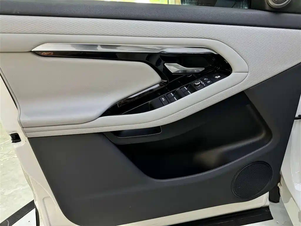 Land Rover Range Rover Evoque 2020 Model 249PS R-DYNAMIC S Gloss Black Sport Edition фото 16