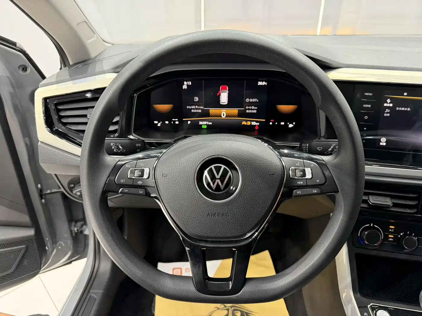 Volkswagen Polo 2023 Plus 1.5L Automatic Colorful Tech Edition фото 11