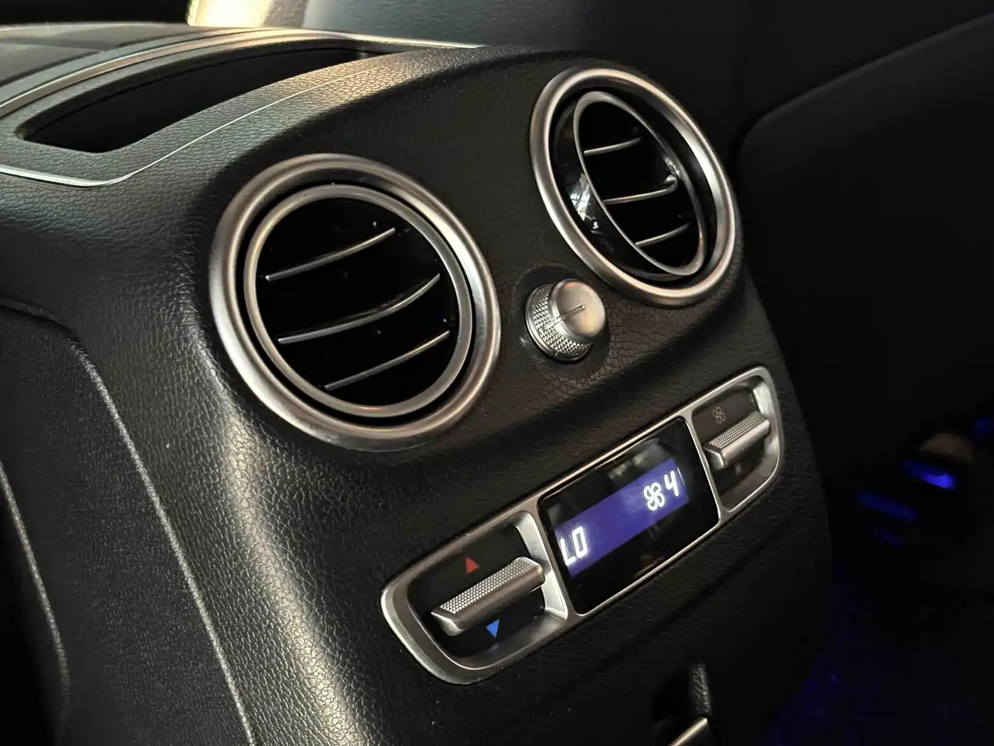 Mercedes-Benz GLC 2022 Facelift GLC 260 L 4MATIC Luxury Model фото 22