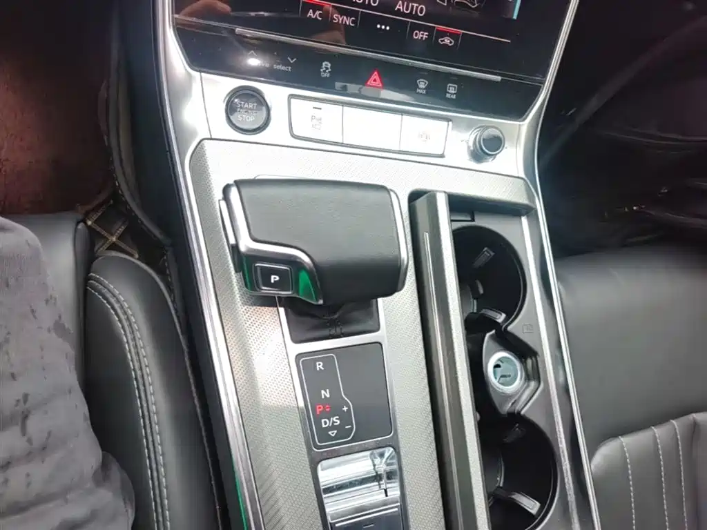 Audi A6L 2023 45 TFSI Premium Selection Dynamic фото 10