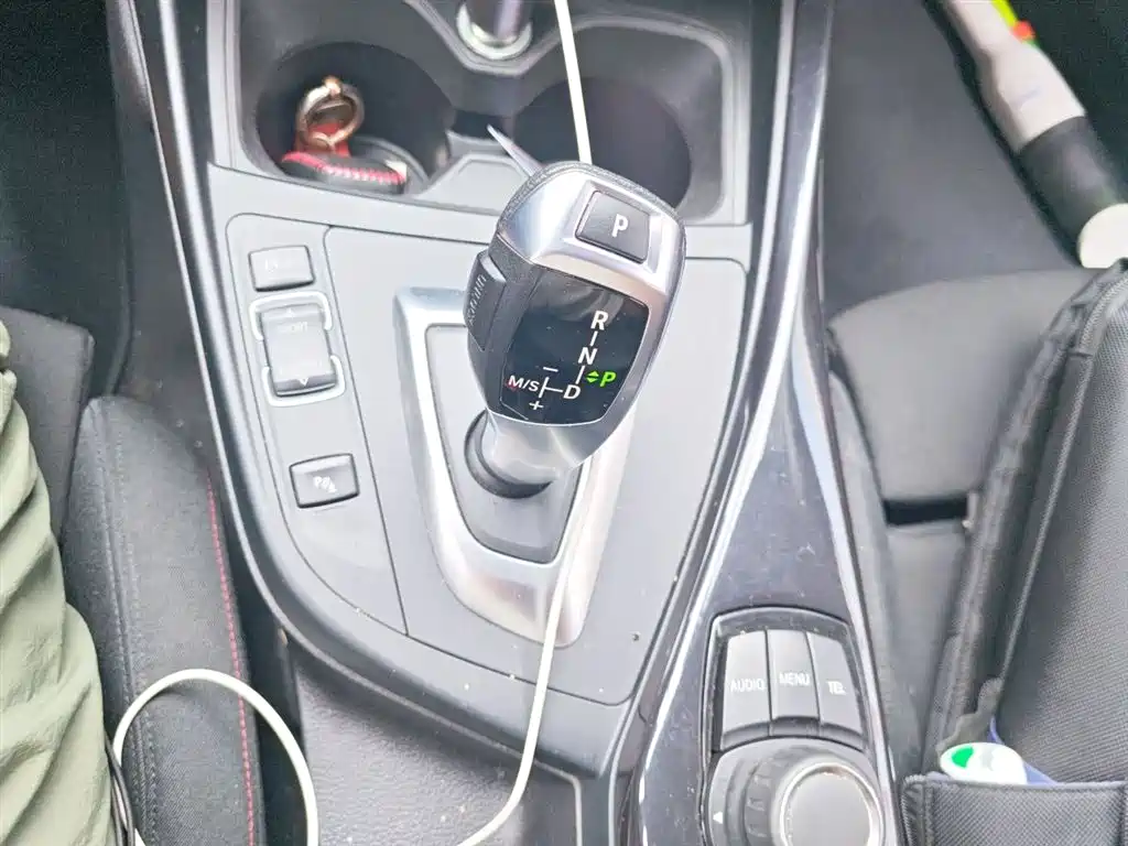 BMW 1 Series (Import) 2013 Facelift 118i Sport Model фото 10
