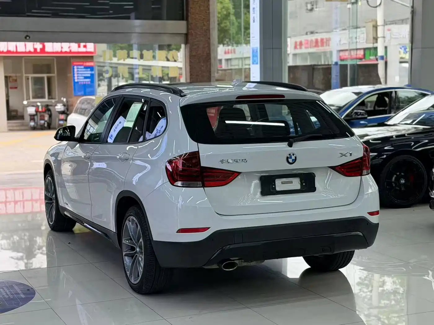 BMW X1 2013 sDrive18i Leading фото 7