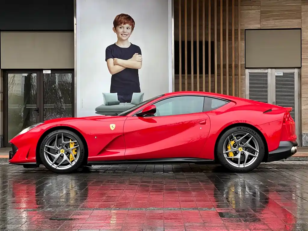 Ferrari 812 2019 2017 6.5L Superfast