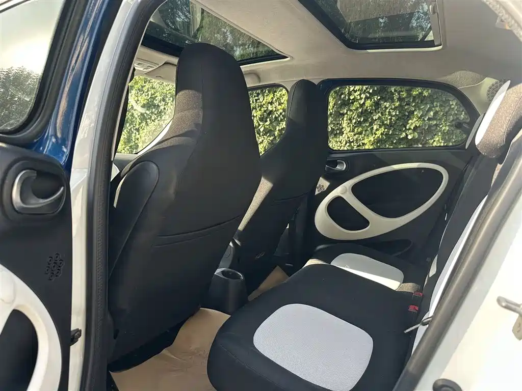 smart forfour 2017 2016 1.0L 52kW Passion Edition
