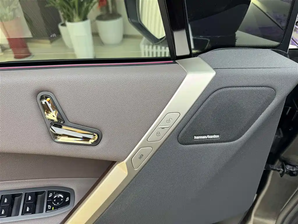BMW iX 2022 xDrive40 фото 14
