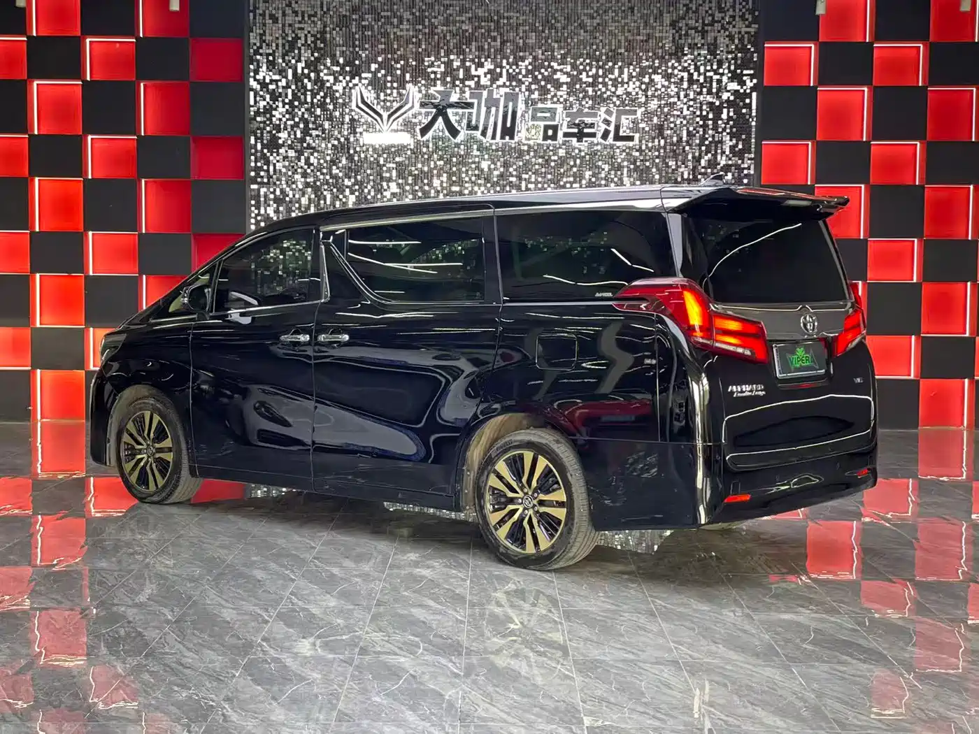 Toyota Alphard 2018 3.5L Premium фото 4