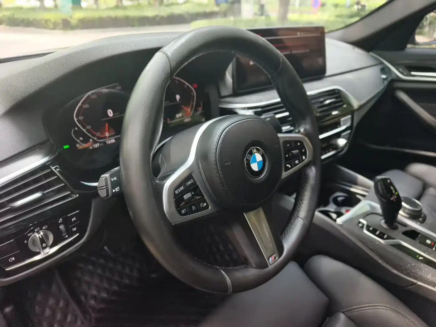 Photo 9 - BMW 5 Series (Import)