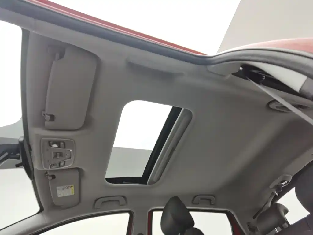 Фото 14 - Geely Vision X3