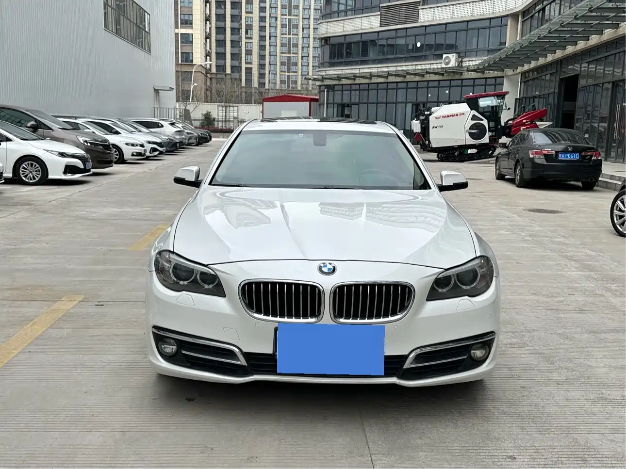BMW 5 Series 2017 520Li Classic Edition фото 2