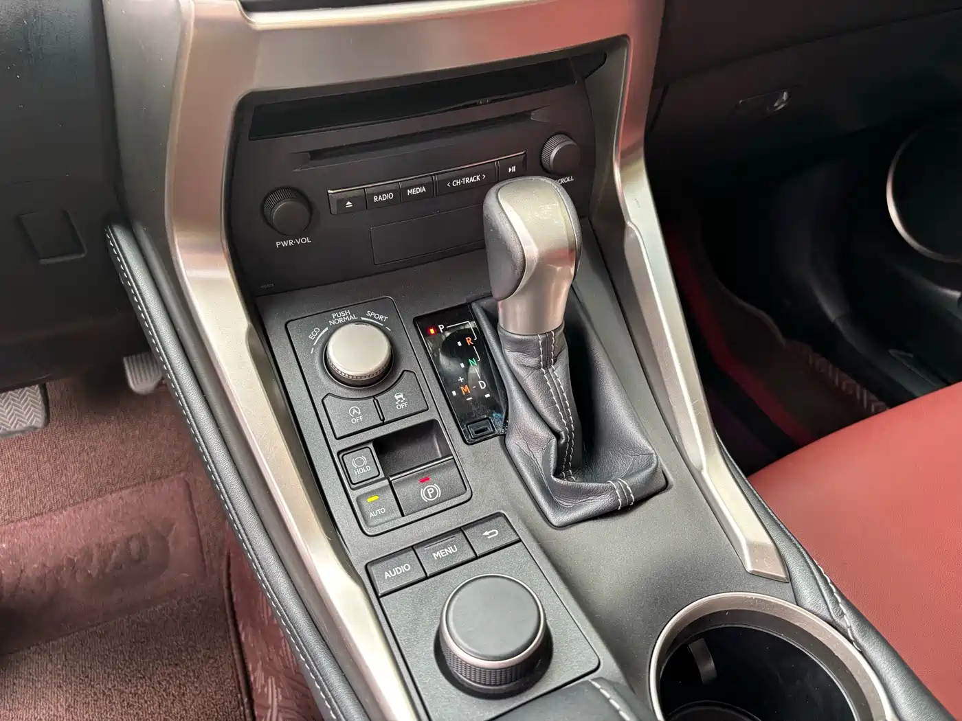 Lexus NX 2015 200t AWD F Sport фото 14