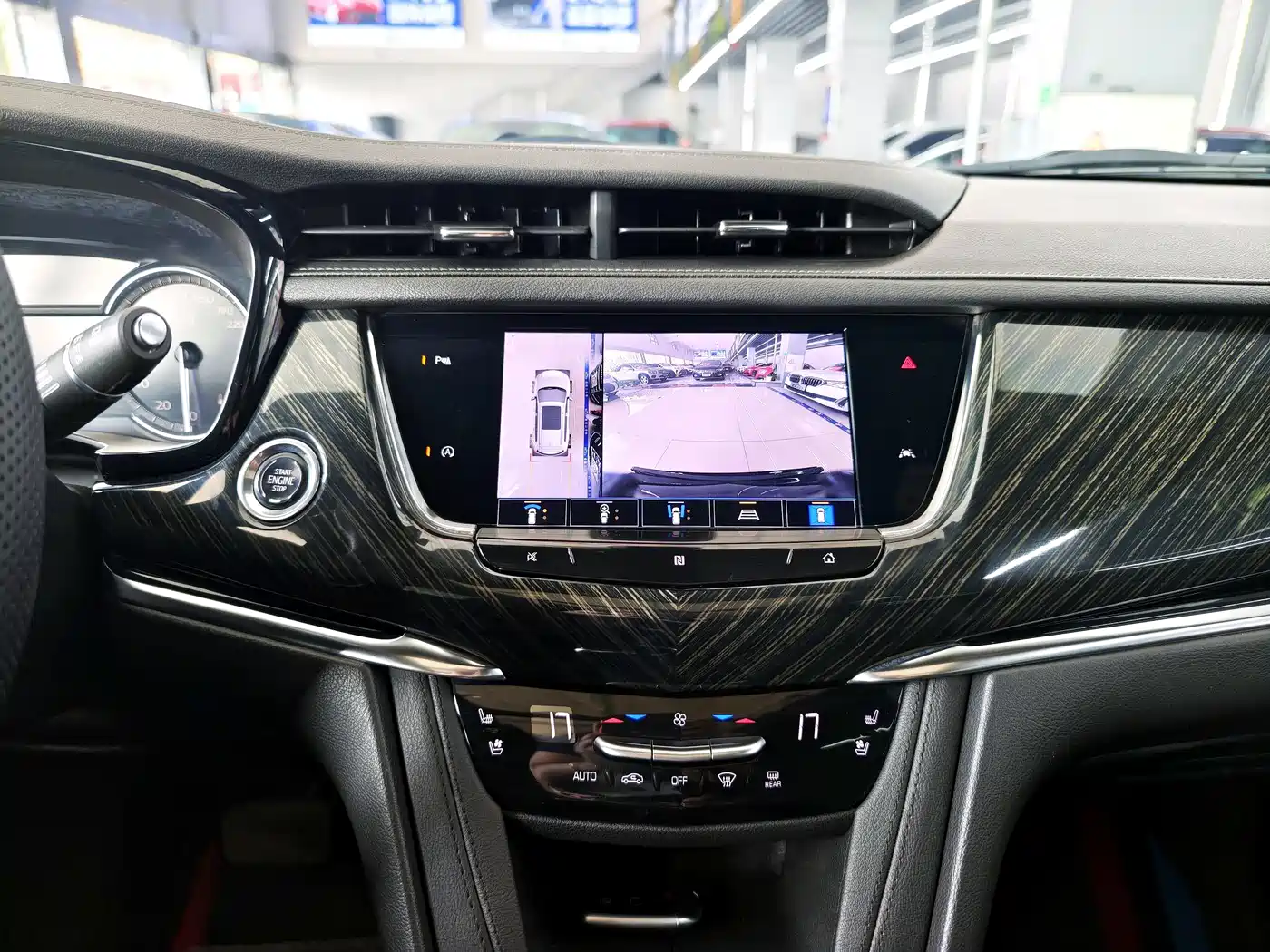 Photo 9 - Cadillac XT6