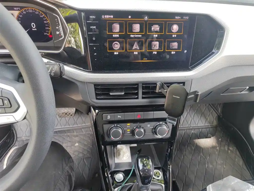 Volkswagen Tanying 2021 1.5L Automatic Smart Connect Edition фото 9