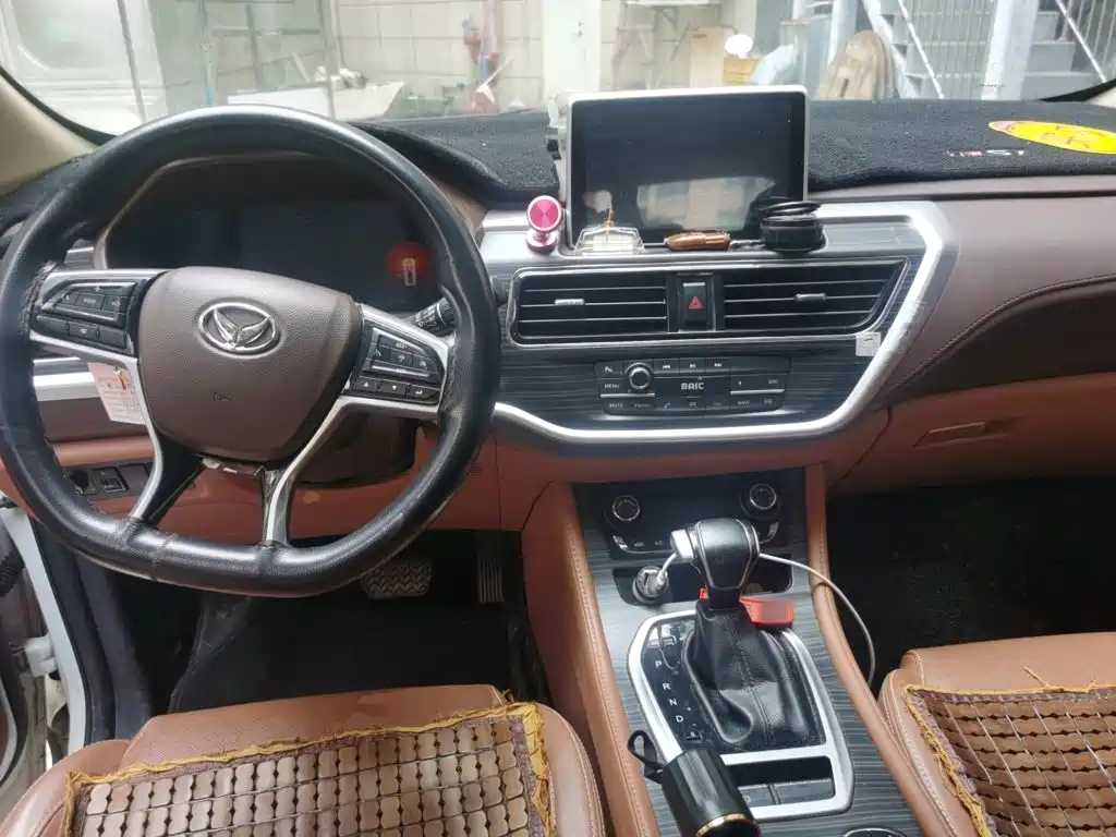 BAIC Huansu S7 2018 2018 1.5T Auto Premium Model