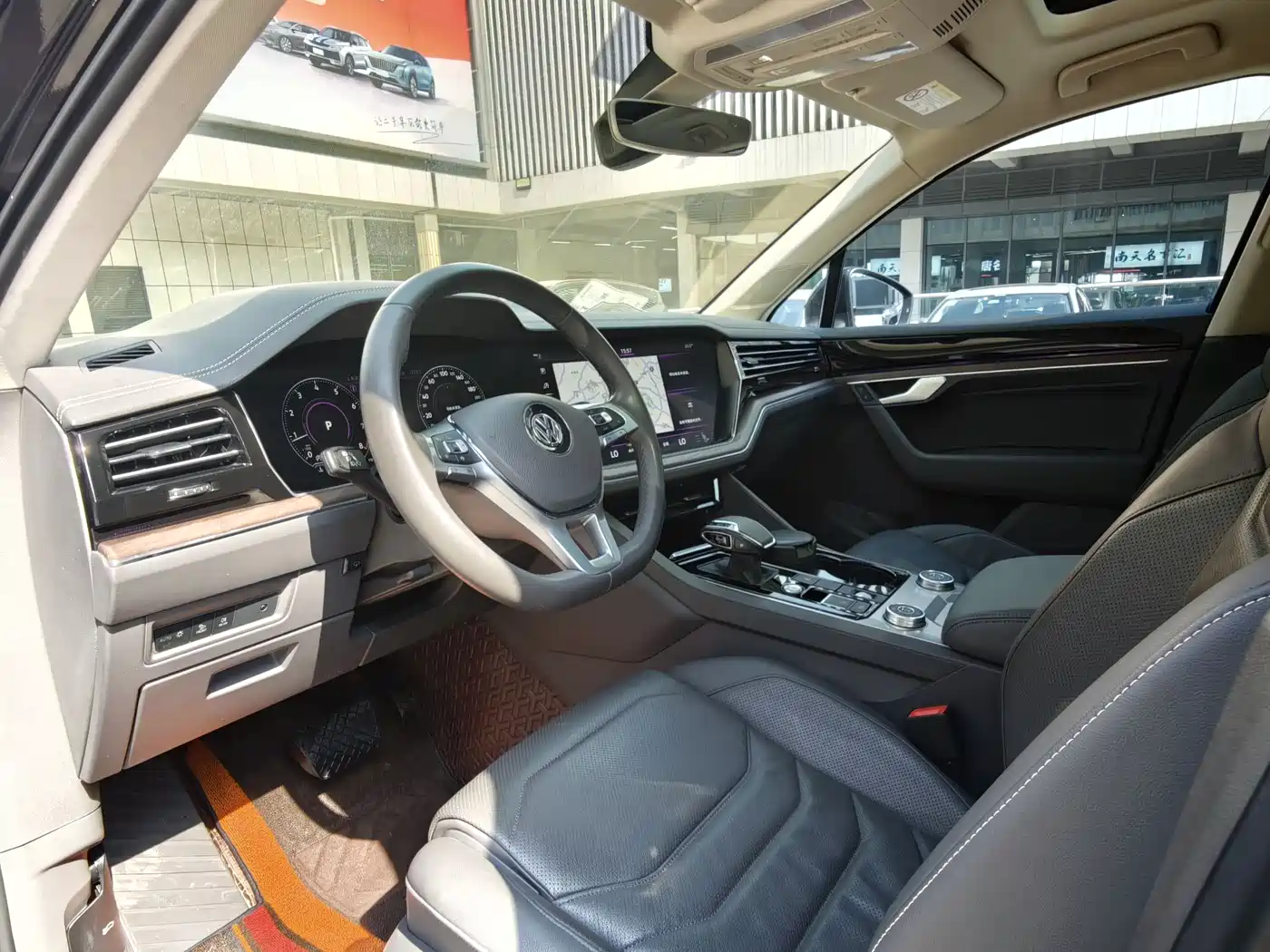 Volkswagen Touareg 2019 2.0TSI Sharp Wing Edition China VI фото 15