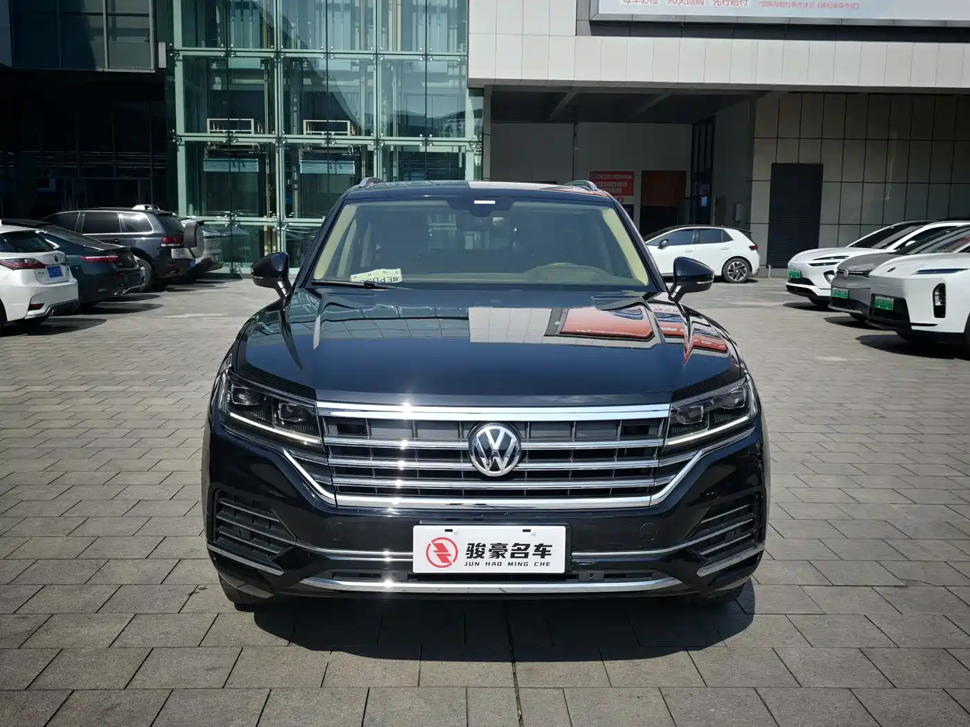 Volkswagen Touareg 2019 2.0TSI Sharp Wing Edition China VI фото 2
