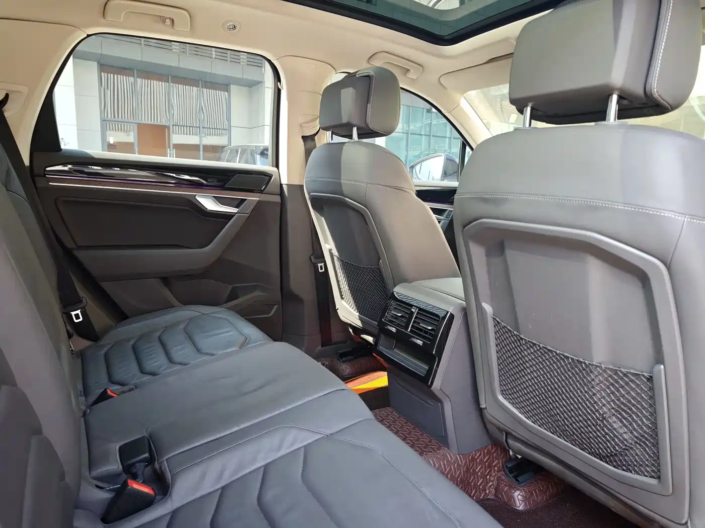 Volkswagen Touareg 2019 2.0TSI Sharp Wing Edition China VI фото 21