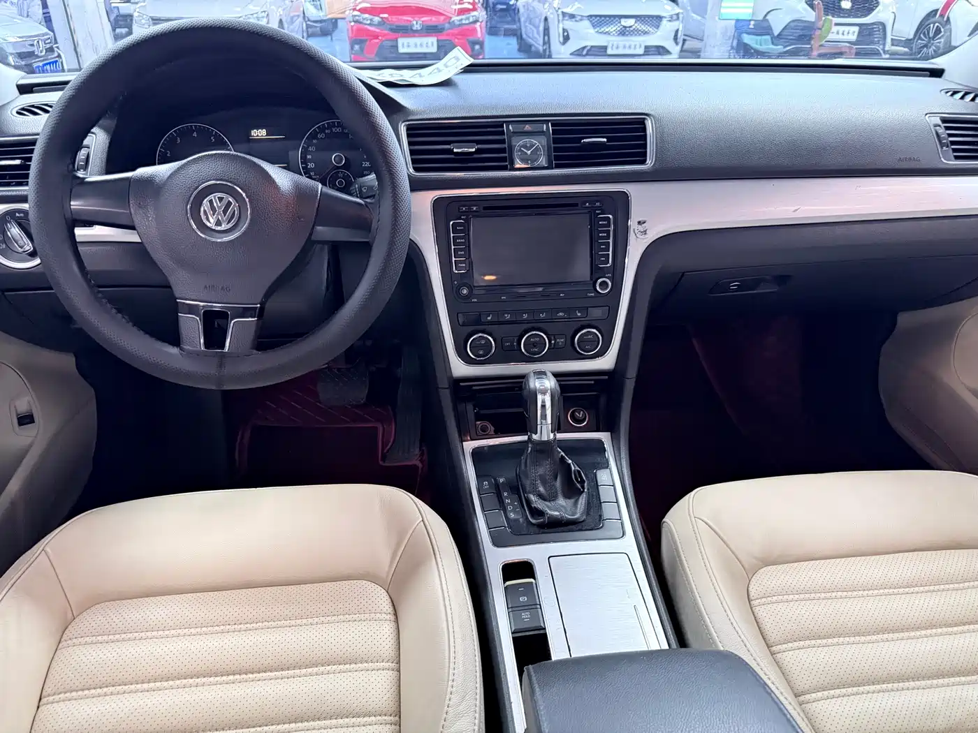 Volkswagen Passat 2014 1.8TSI DSG Luxury Edition фото 13