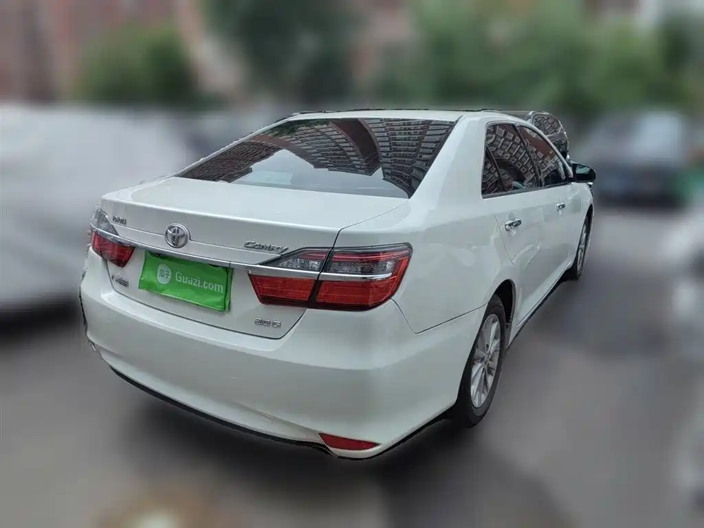 Toyota Camry 2016 2.0G 10th Anniversary Leading Edition фото 4
