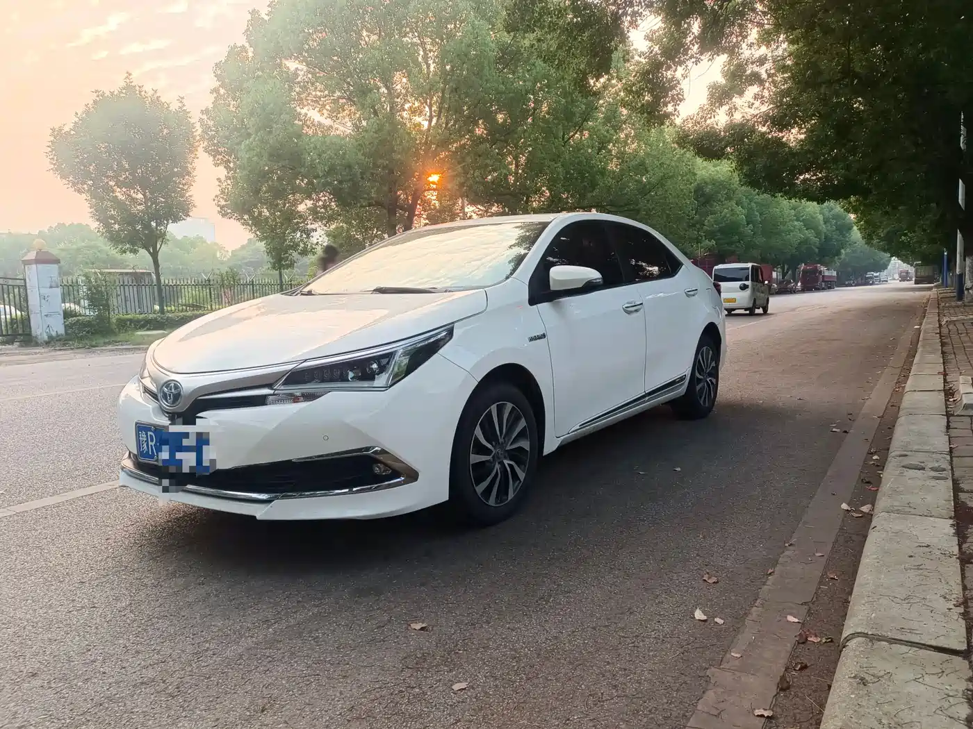 Toyota Corolla 2017 Facelift Hybrid 1.8L E-CVT Elite Edition