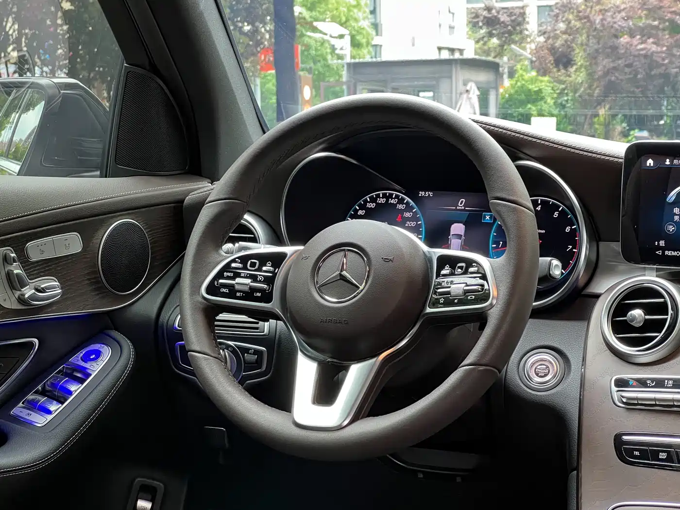 Mercedes-Benz GLC 2022 Model GLC 260 L 4MATIC Luxury Edition фото 13
