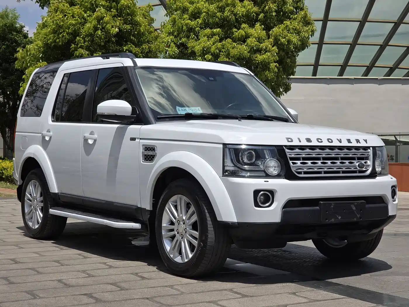 Land Rover Discovery 2016 3.0 SC V6 HSE фото 3