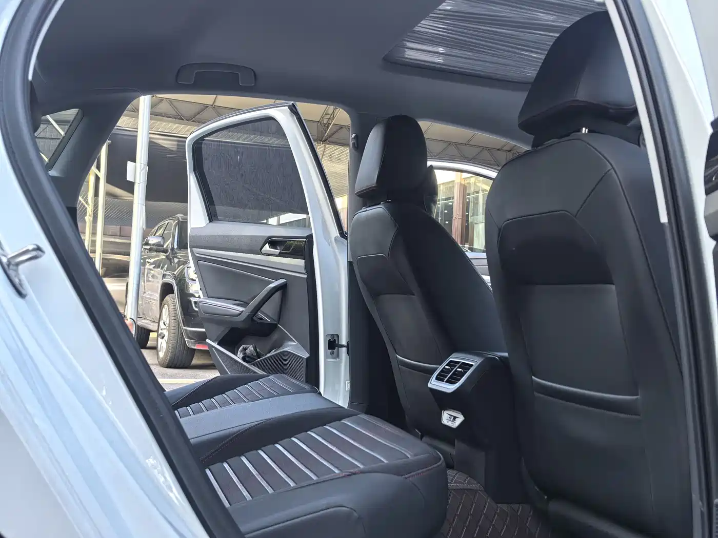 Volkswagen Lavida 2024 Model 300TSI DSG Starlight Full Comfort Edition фото 11