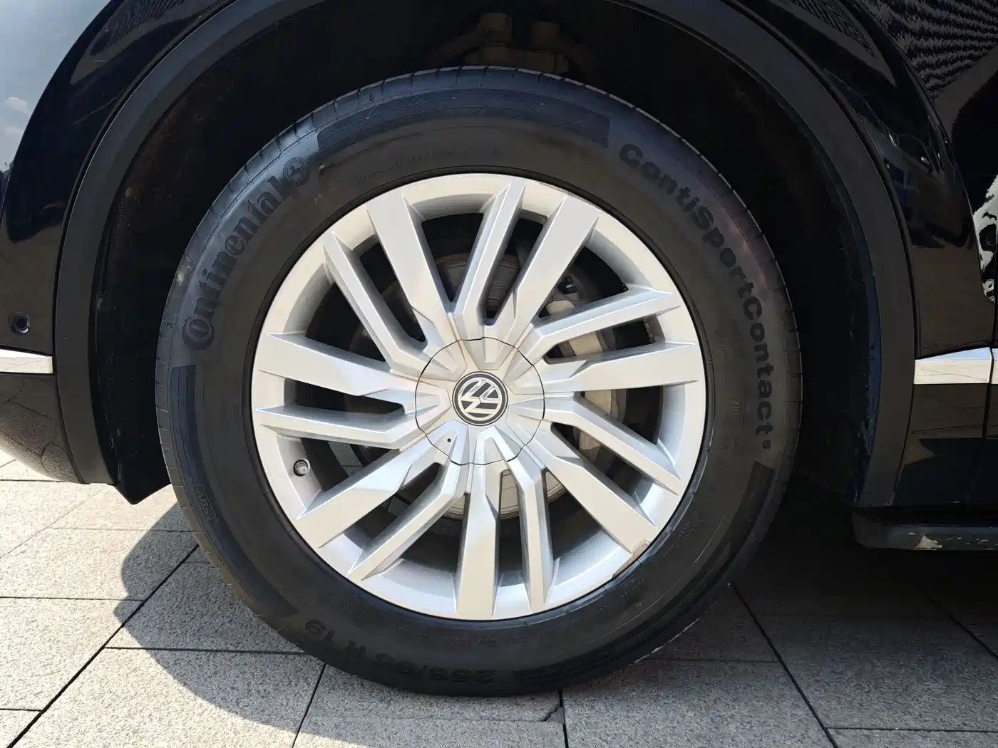 Volkswagen Touareg 2019 2.0TSI Sharp Wing Edition China VI фото 4