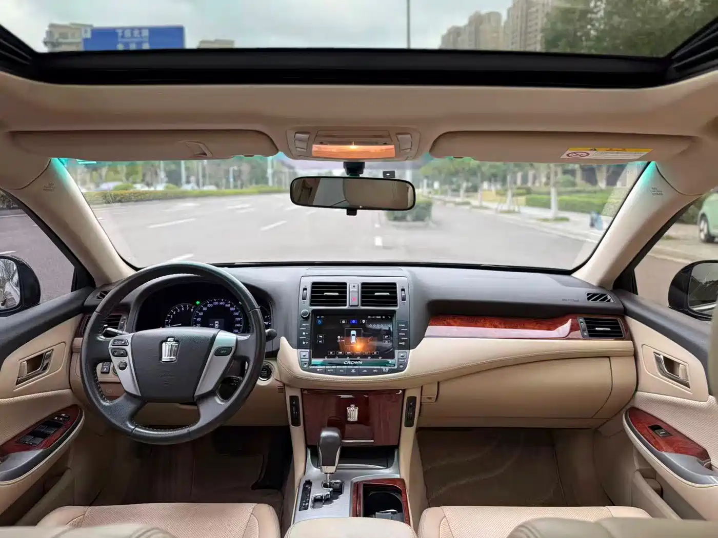 Toyota Crown 2012 2.5L Royal Leather Edition фото 5