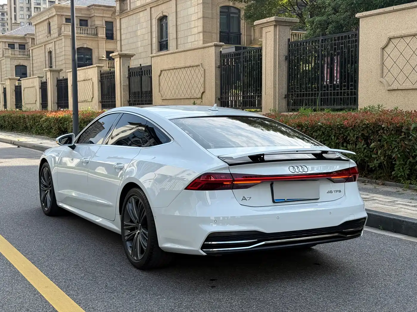 Audi A7 2023 Model 45 TFSI Premium Selection Edition фото 7