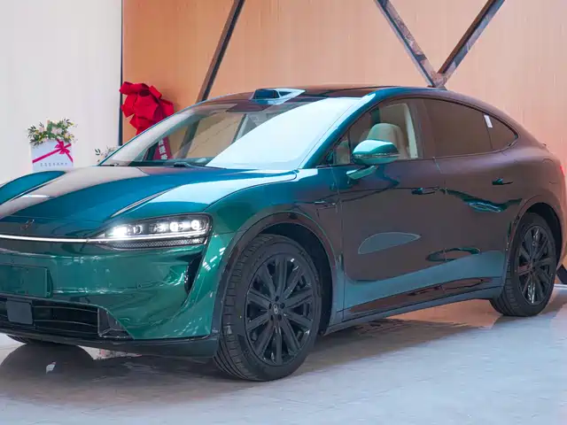 AITO WISDOM WORLD R7