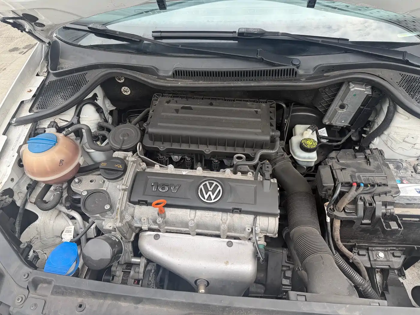 Volkswagen Polo 2011 1.4L Manual Joy Edition фото 20
