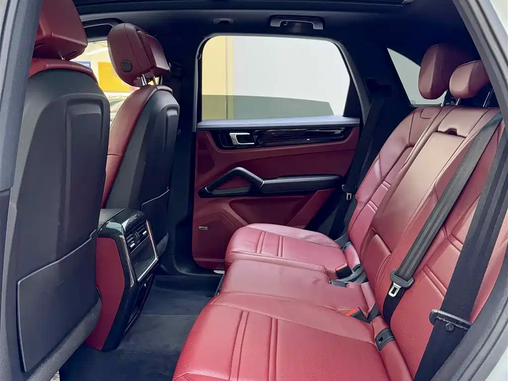 PORSCHE CAYENNE NEW ENERGY