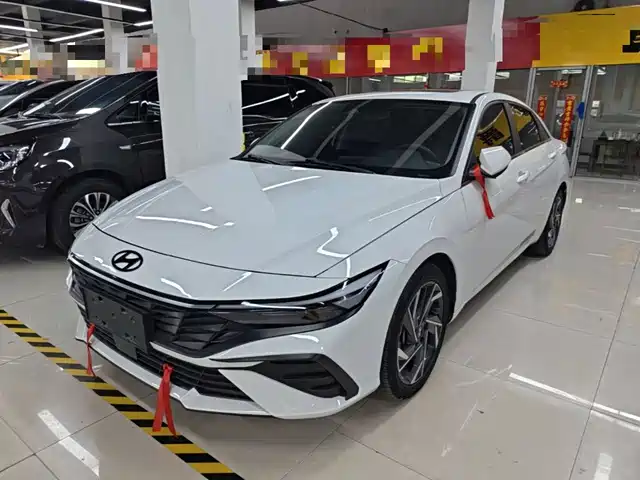 Hyundai Elantra 1.5L CVT LUX, Премиум