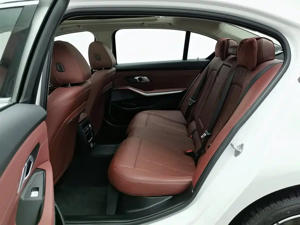 BMW 3 Series 2024 325Li M Sport Package фото 15