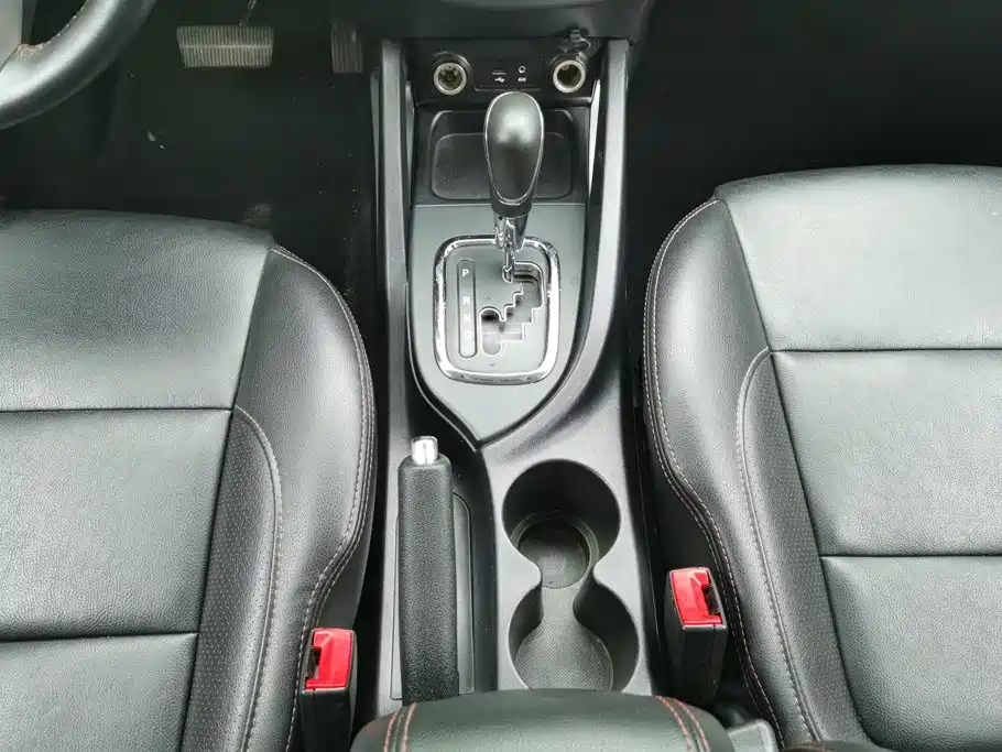 Changan CS35 2015 2015 1.6L Automatic Luxury (China V)