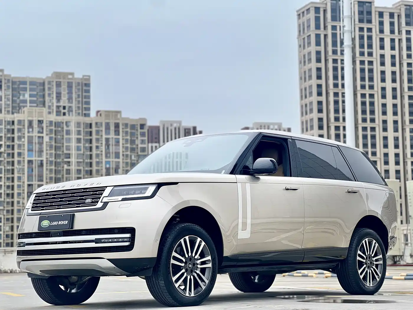 Land Rover Range Rover 2023 3.0 L6 400PS Genesis Extended Version фото 2