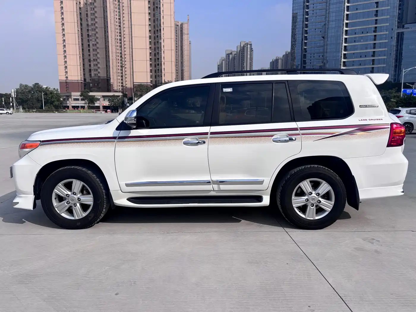 Toyota Land Cruiser (Import) 2015 4.0L V6 Middle East Limited Edition фото 13