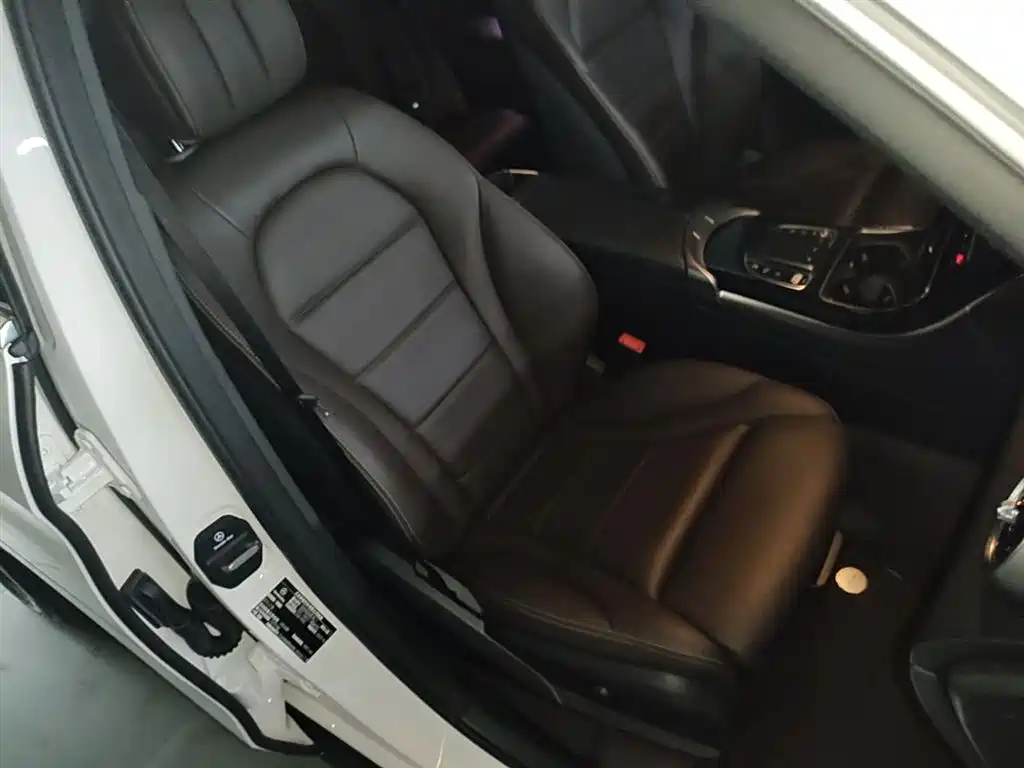 Mercedes-Benz GLC 2022 Facelift III GLC 260 L 4MATIC Dynamic фото 25