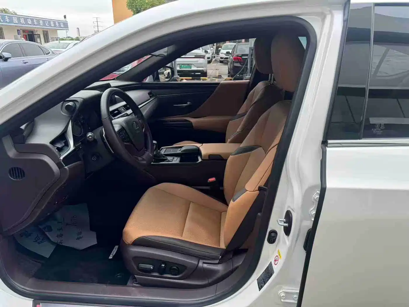 Lexus ES 2018 200 Excellence Edition (China VI) фото 3