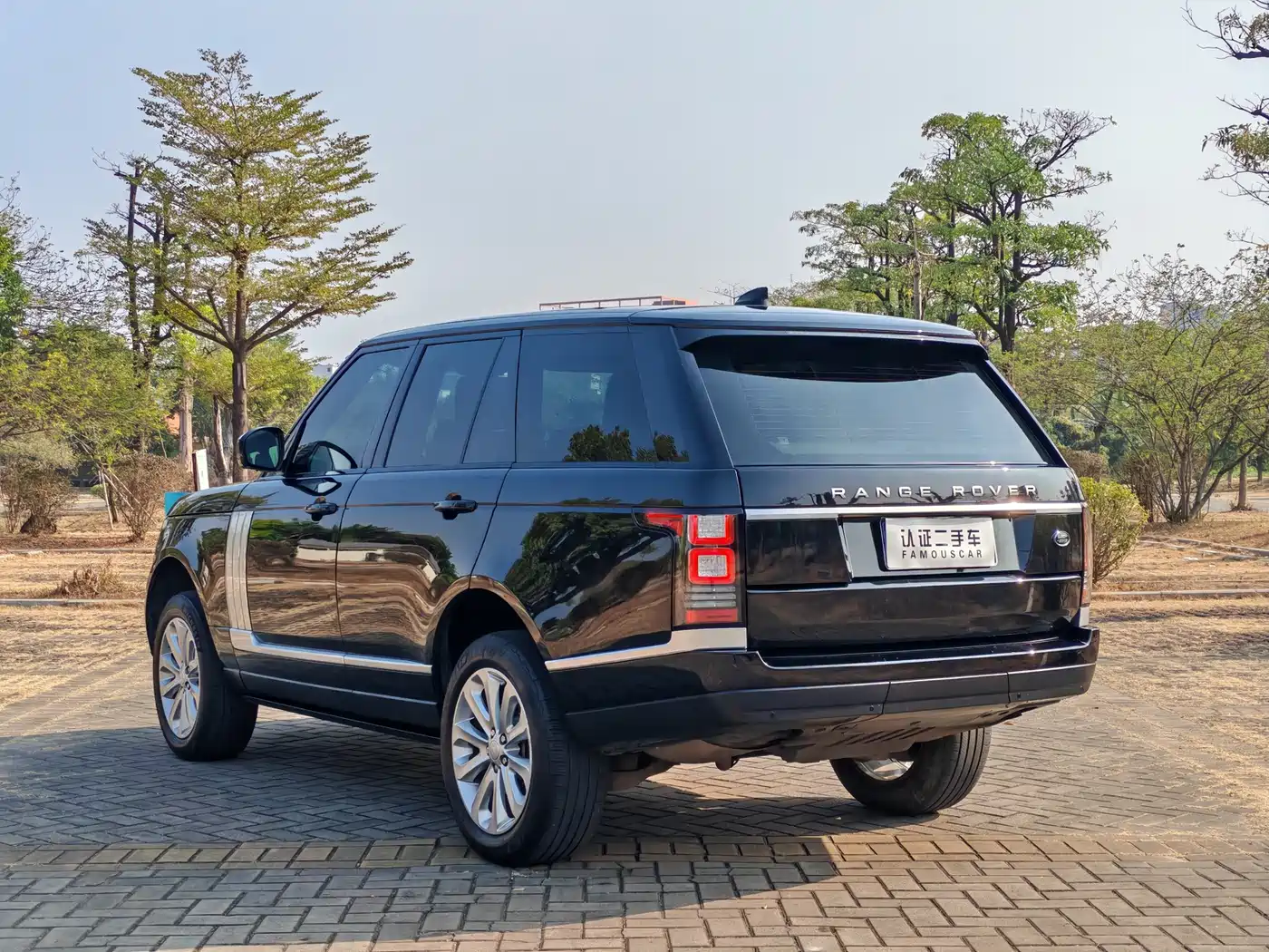 Land Rover Range Rover 2015 3.0 TDV6 Vogue фото 6