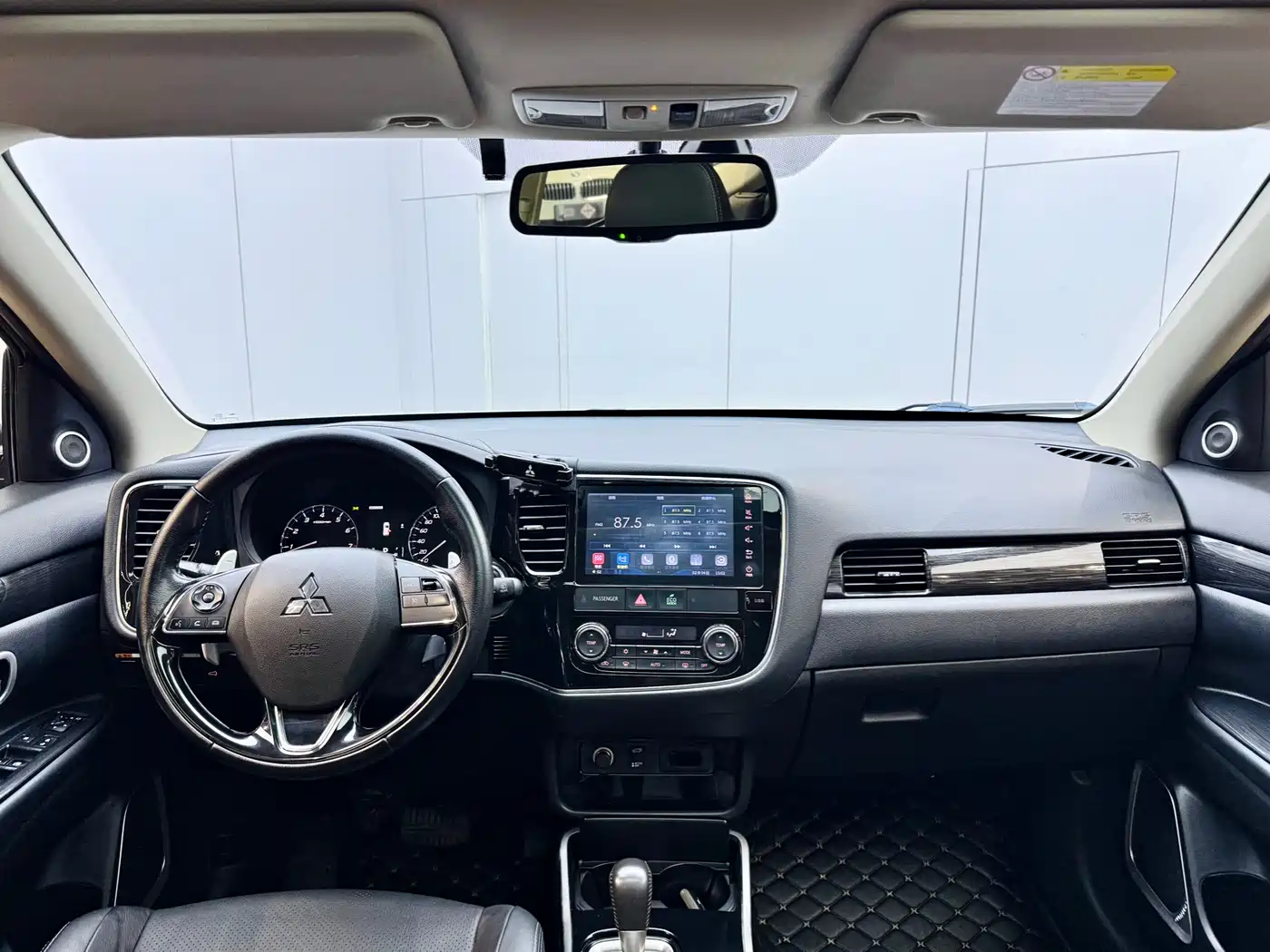 Mitsubishi Outlander 2018 2.4L 4WD Elite Edition 5-seater фото 18