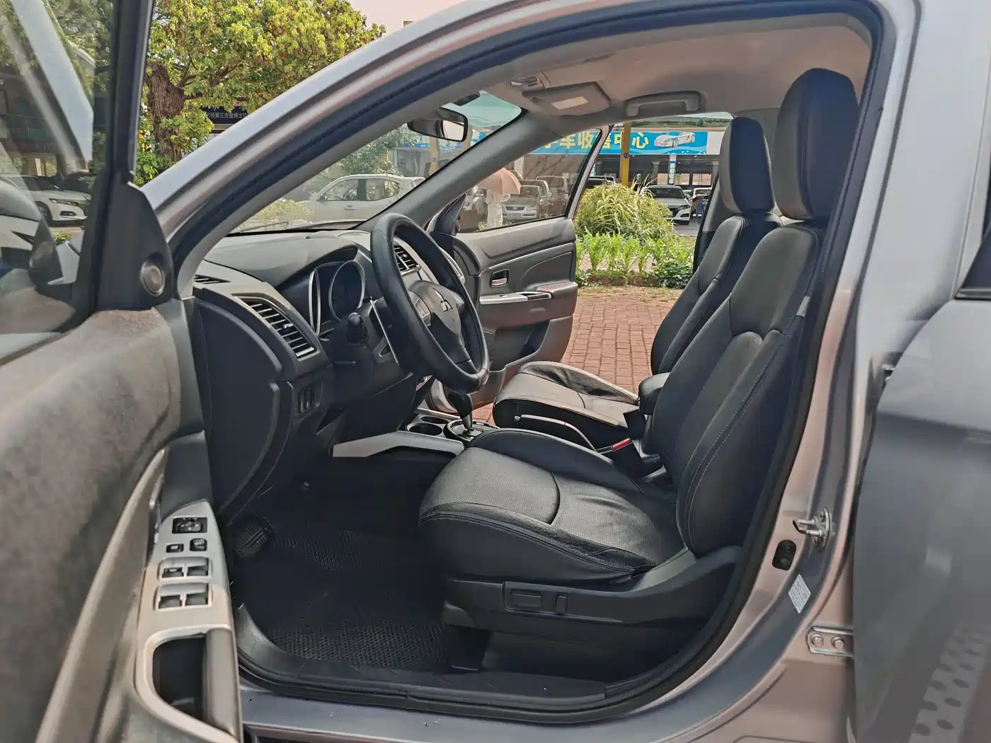 Mitsubishi ASX 2013 2.0L CVT 2WD Luxury фото 10