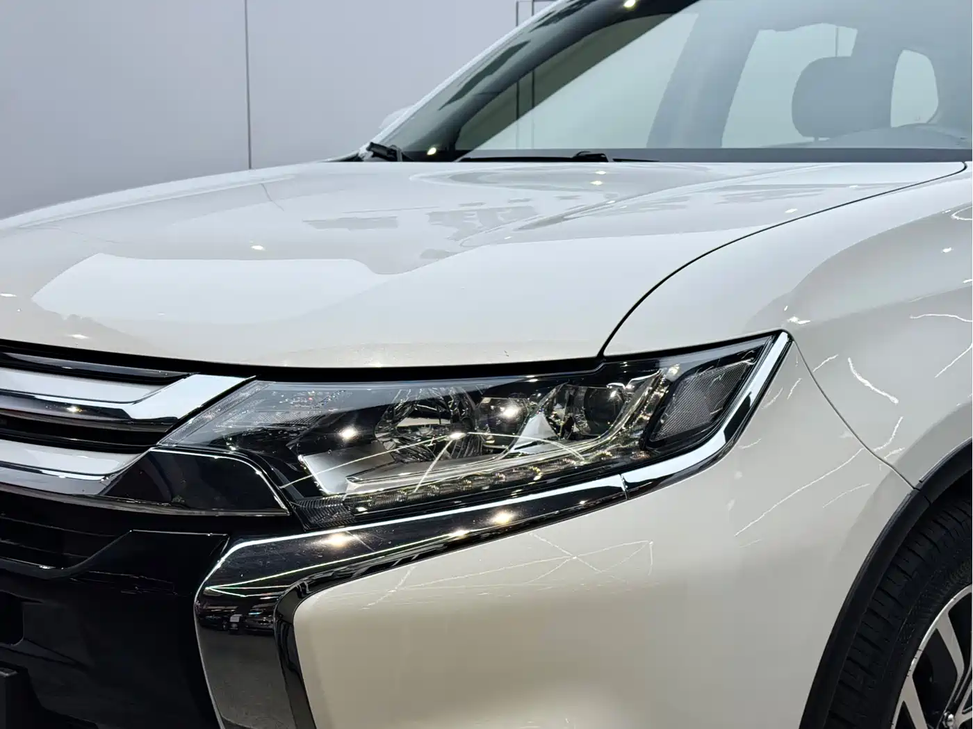 Mitsubishi Outlander 2018 2.4L 4WD Elite Edition 5-seater фото 24