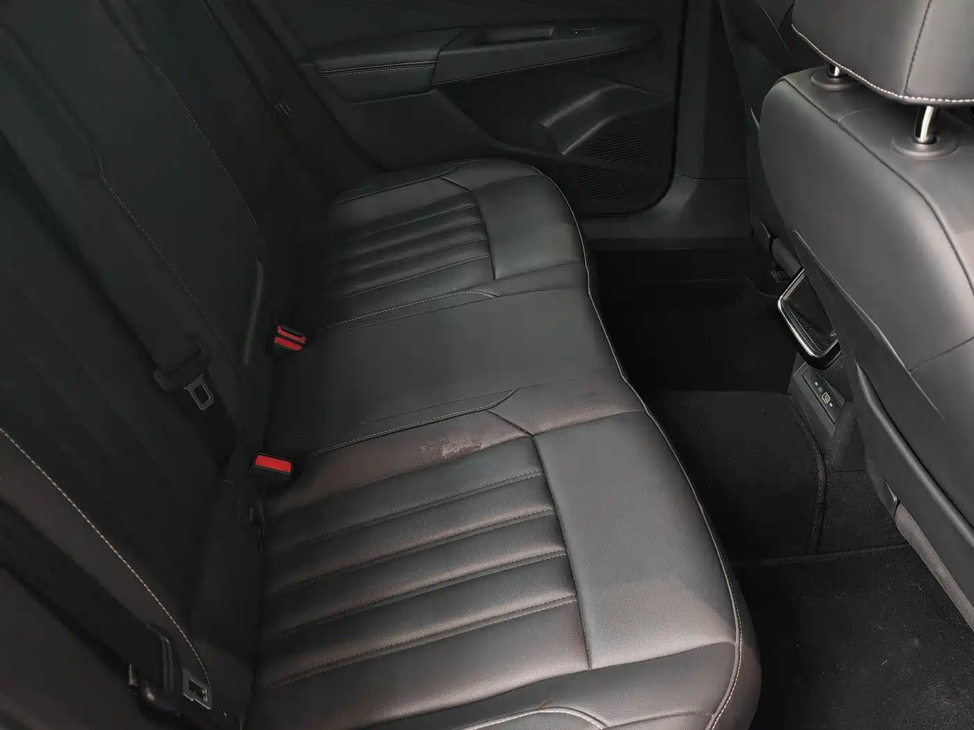 Volkswagen Passat 2024 280TSI Business Edition фото 3